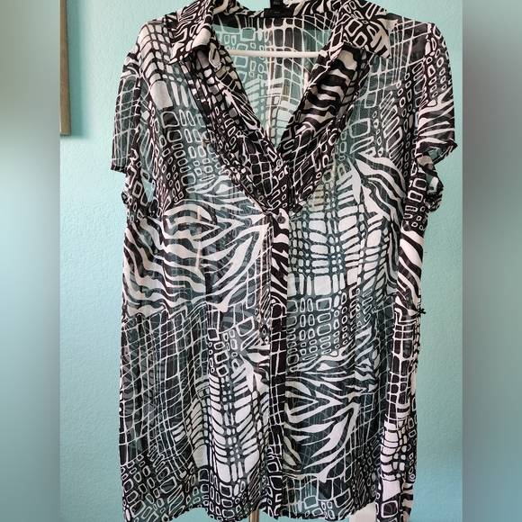East 5th Tops - Womens East 5th Black & White Blouse Sz 1X